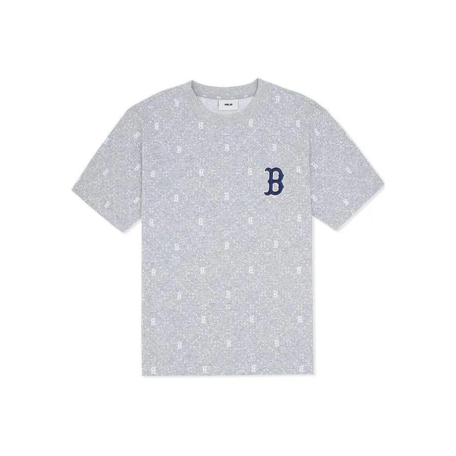 This white round-neck t-shirt is part of the