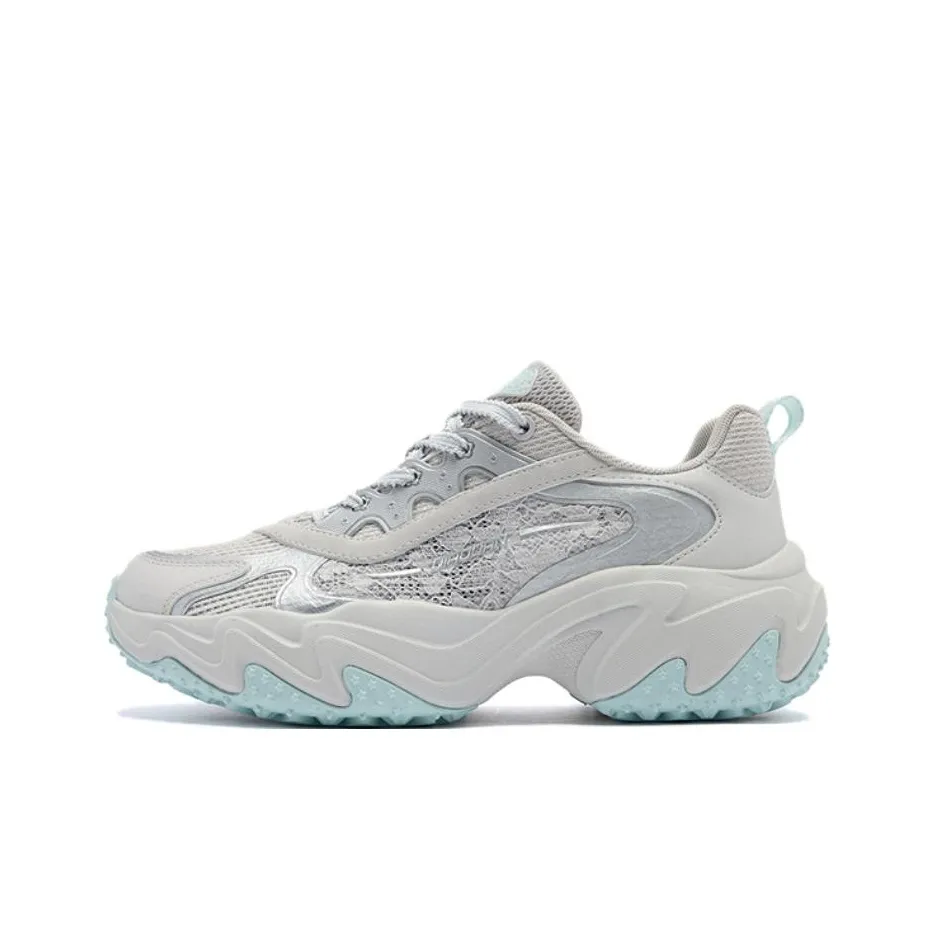 QIAODAN Spriggle Bunny V Slip-resistant и дышащий низкий топ кроссовки с толстой подошвой женские серые