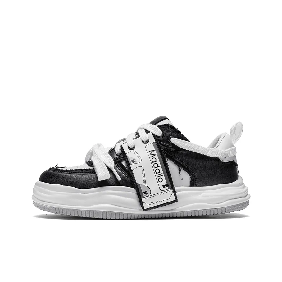 MADALLO Rocking Collection Skateboard Shoes Men Low Top Black/White