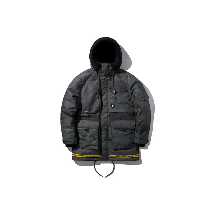 Мужская пуховая куртка с камуфляжным зеленым