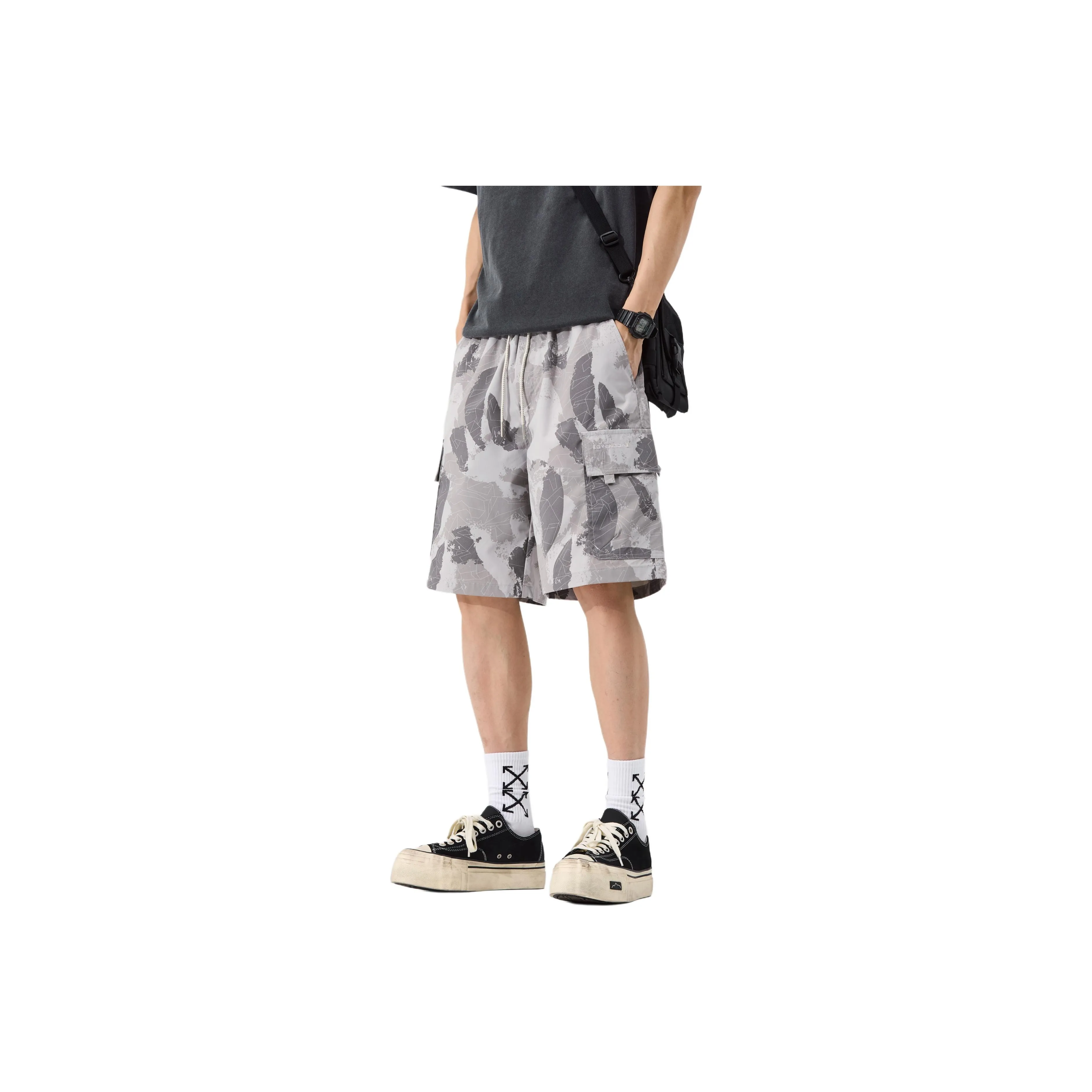 piped Bermuda Logo shorts