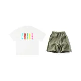 화이트 티셔츠 + 아미 그린 반바지