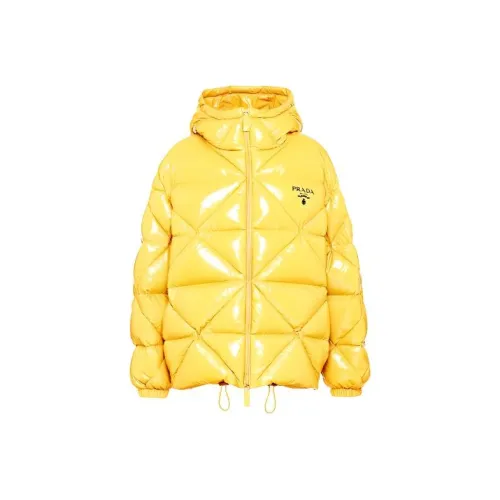 PRADA Желтые Женские Пуховики