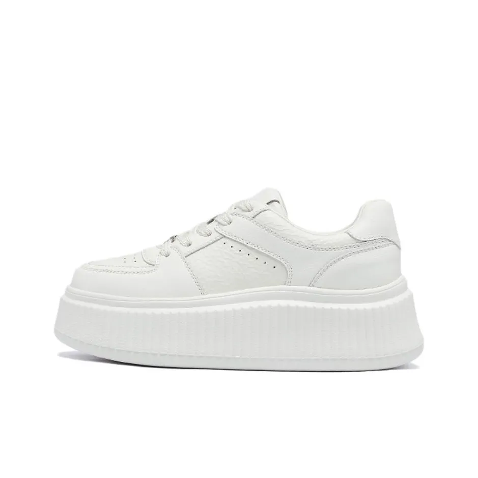 15 MINS Breathable Low Top Skateboard Shoes Women's