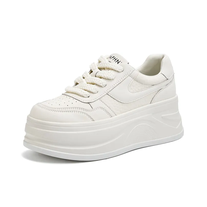 DAPHNE Low Top Skateboard Shoes Women's