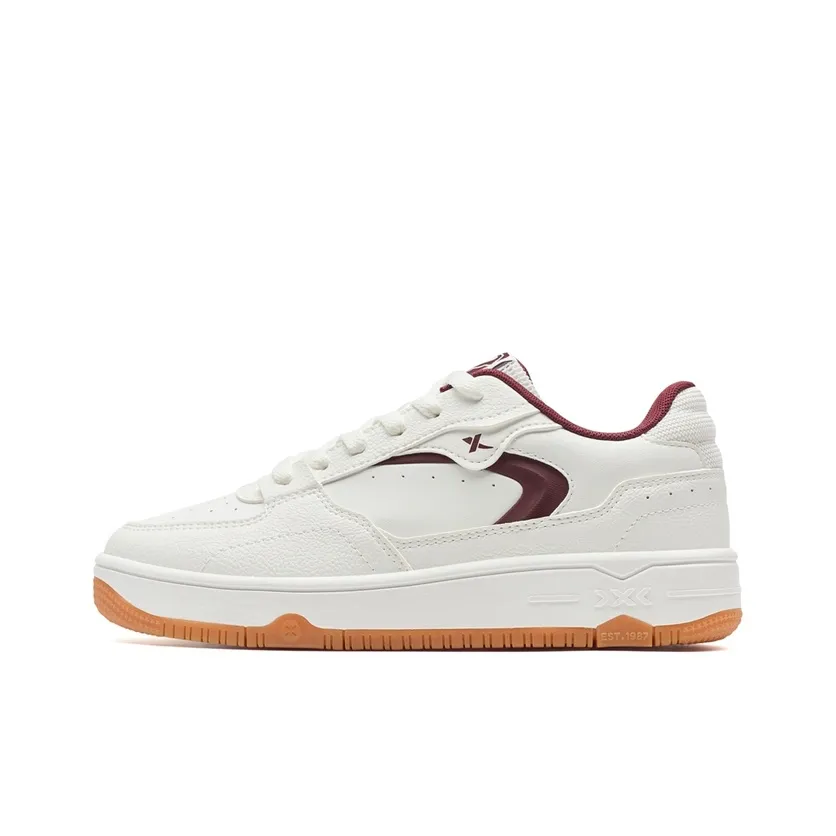 XTEP Wear resistant And Lightweight Low Top Skateboard Shoes Women's White Red