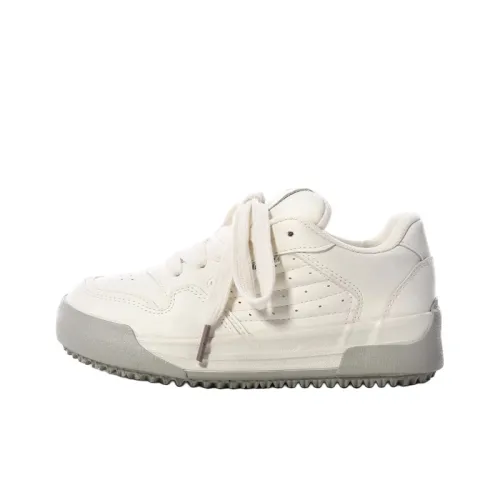 The New Age Family Кроссовки для скейтбординга Low Top Бежевые Женские