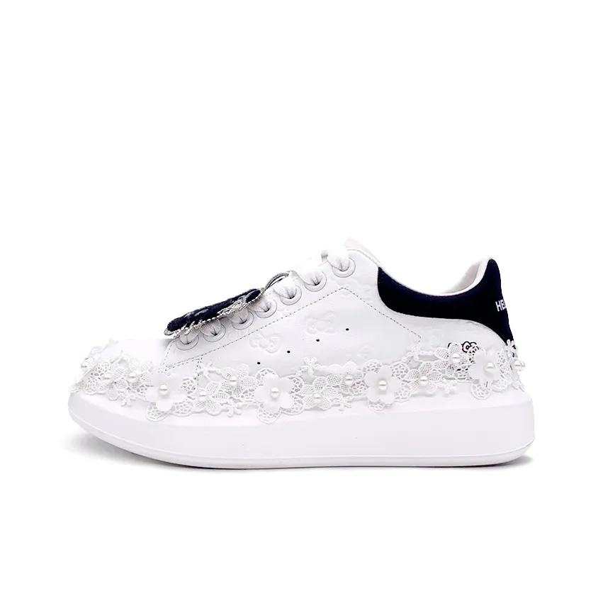 Hello Kitty White Low Top Casual Shoes Women's White Black