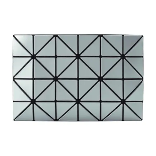 ISSEY MIYAKE Клатчи Женские