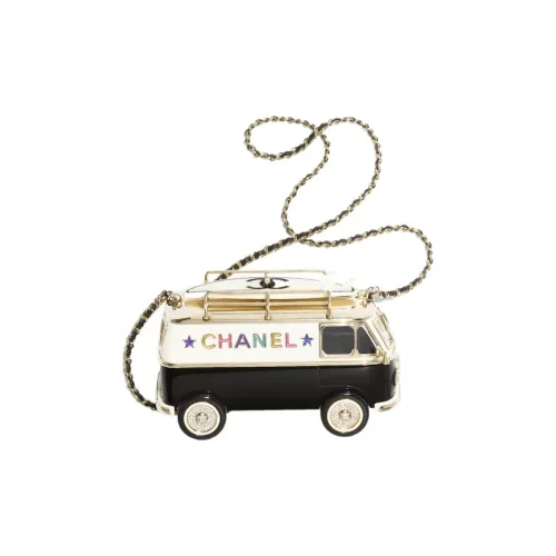CHANEL Сумки через плечо Женские