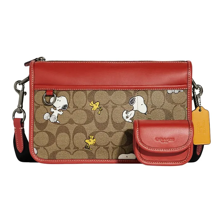 Peanuts X Snoopy X COACH Heritage Shoulder Bags