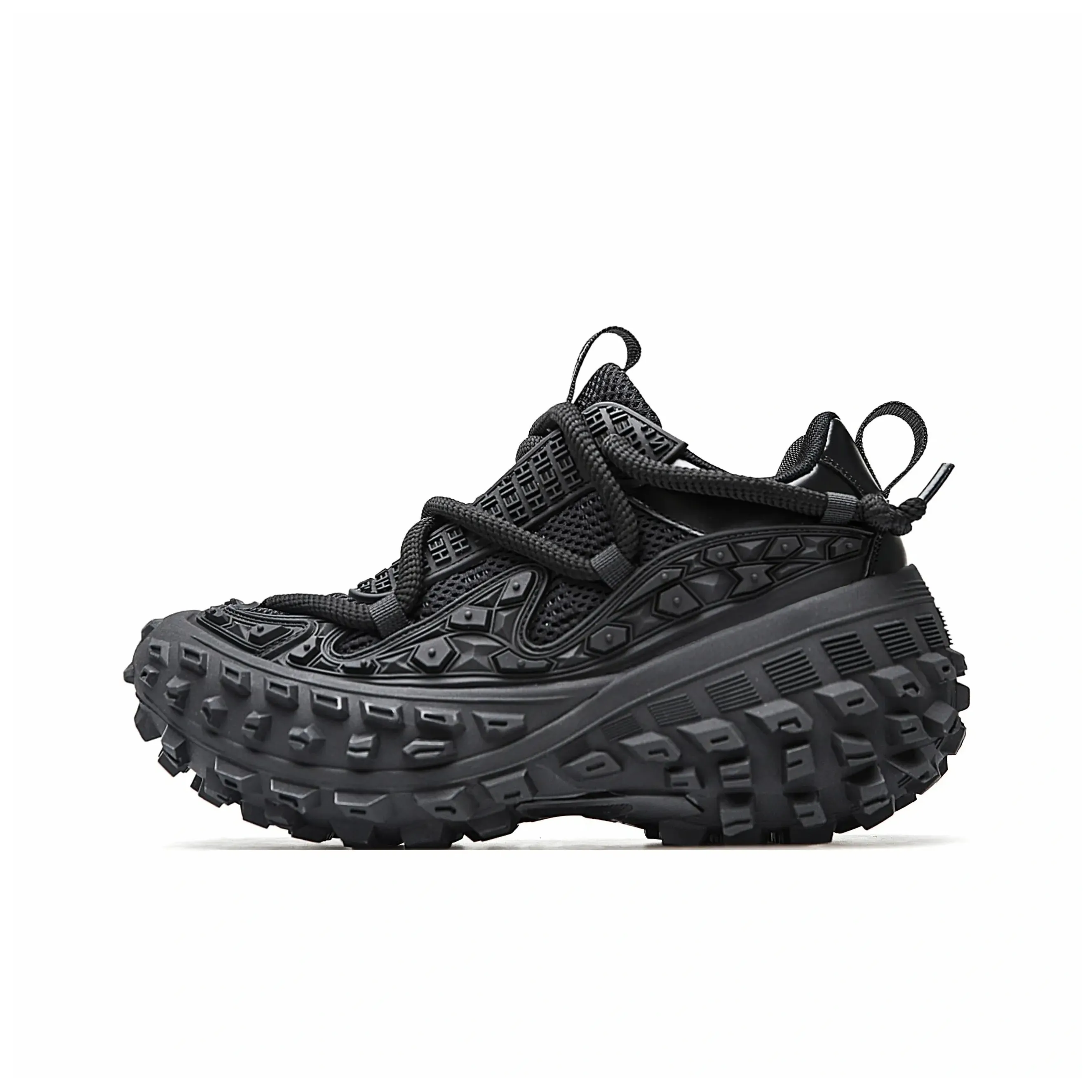 BLVCK PARIS Dark Night Series Chunky Sneakers Unisex Low Top Black/Beige