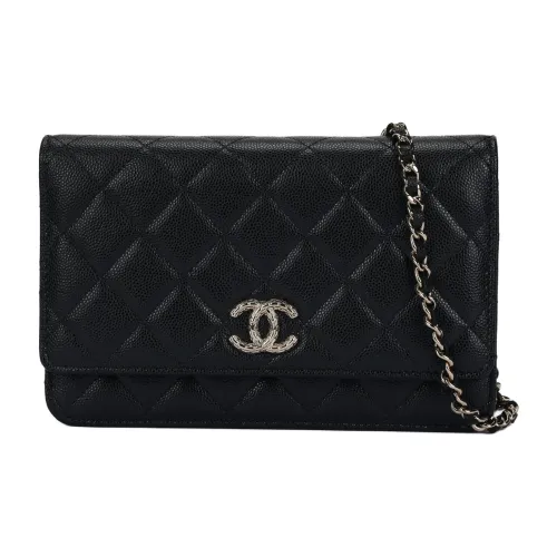 CHANEL Женские кошельки