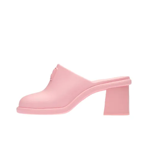 MIU MIU Домашние тапочки для женщин