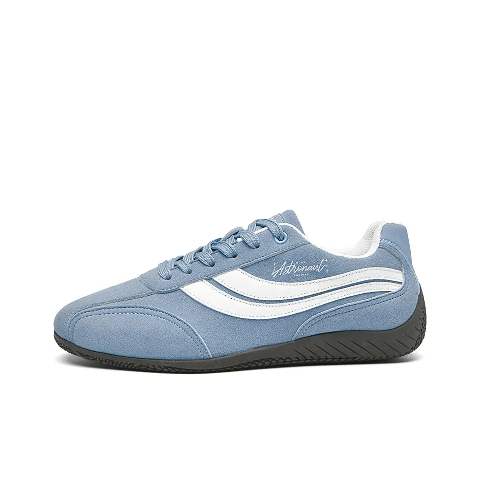 China Aerospace Low Top Casual Shoes Men's