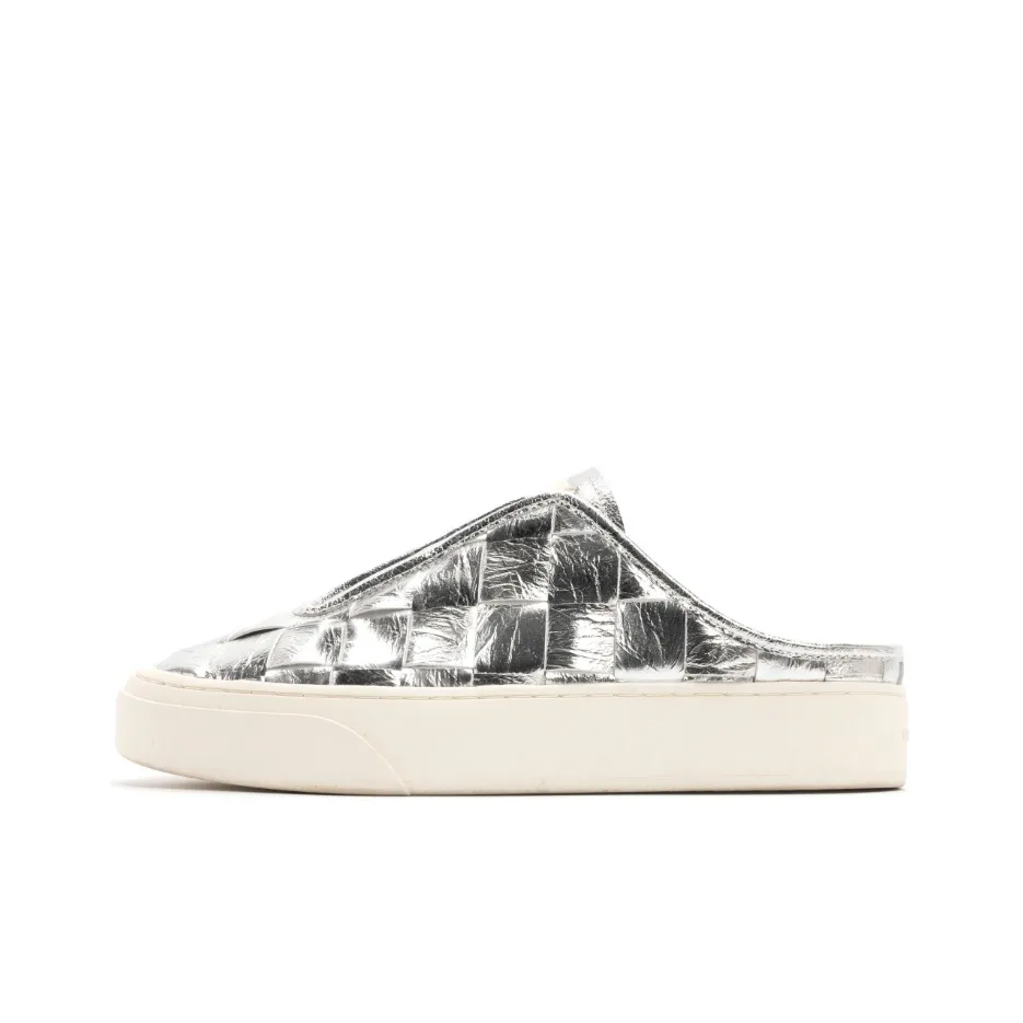 FOOT INDUSTRY Closed Toe Slippers Unisex Silver