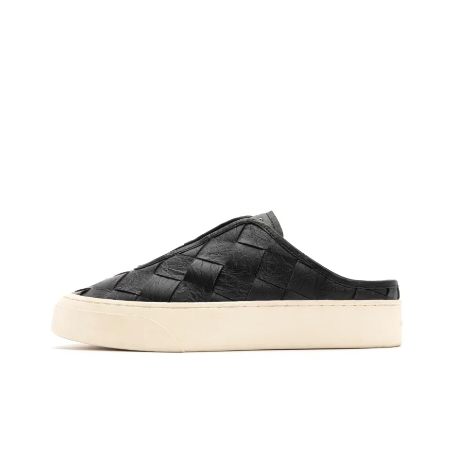 FOOT INDUSTRY Closed Toe Slippers Unisex Black