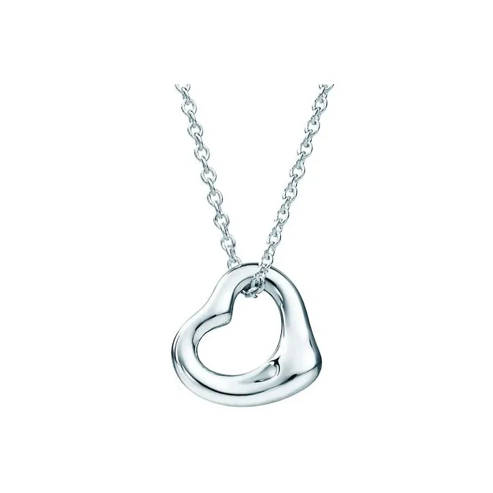 TIFFANY & CO. X Elsa Perreti 1980s Open Heart pendant Necklace
