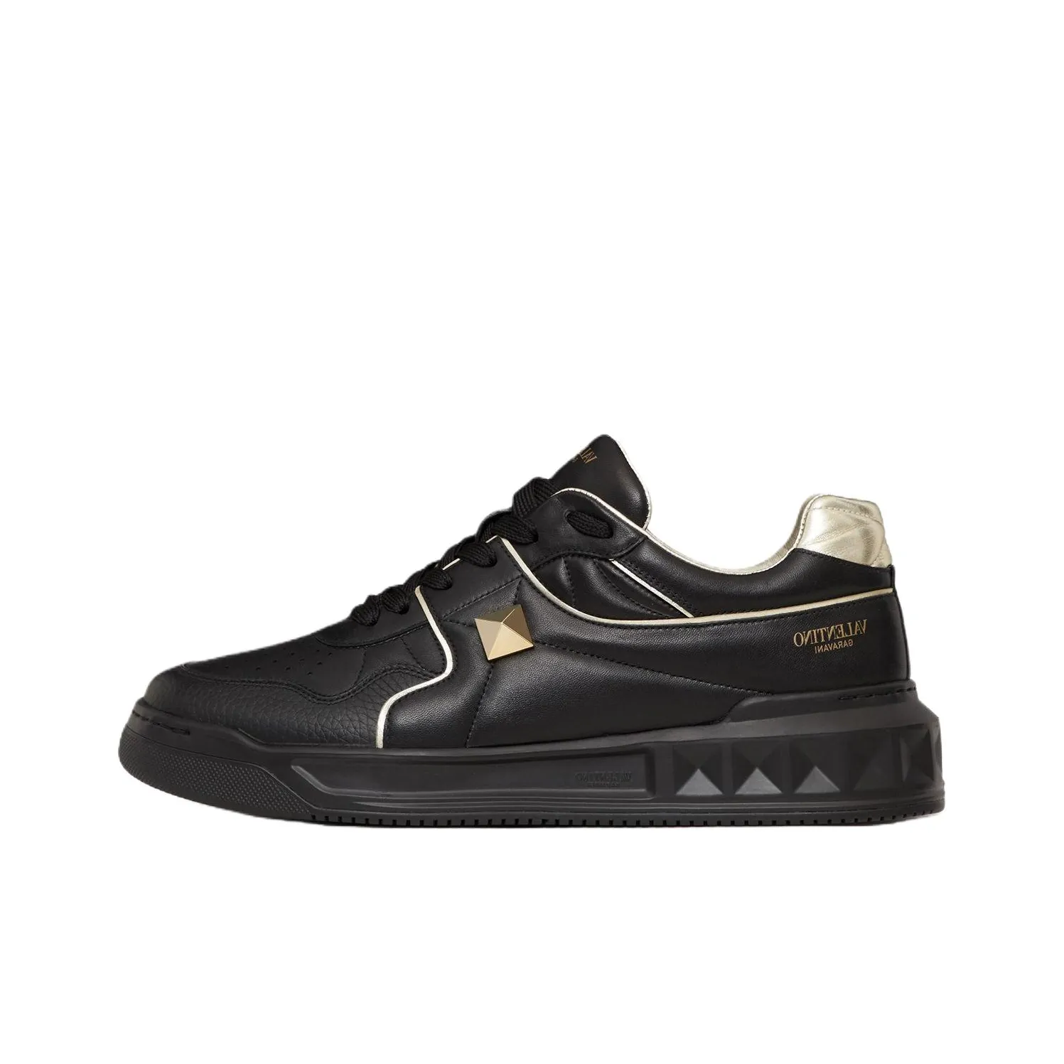 Valentino One Stud GARAVANI Low Top Stylish Skateboarding Shoes Men's Black