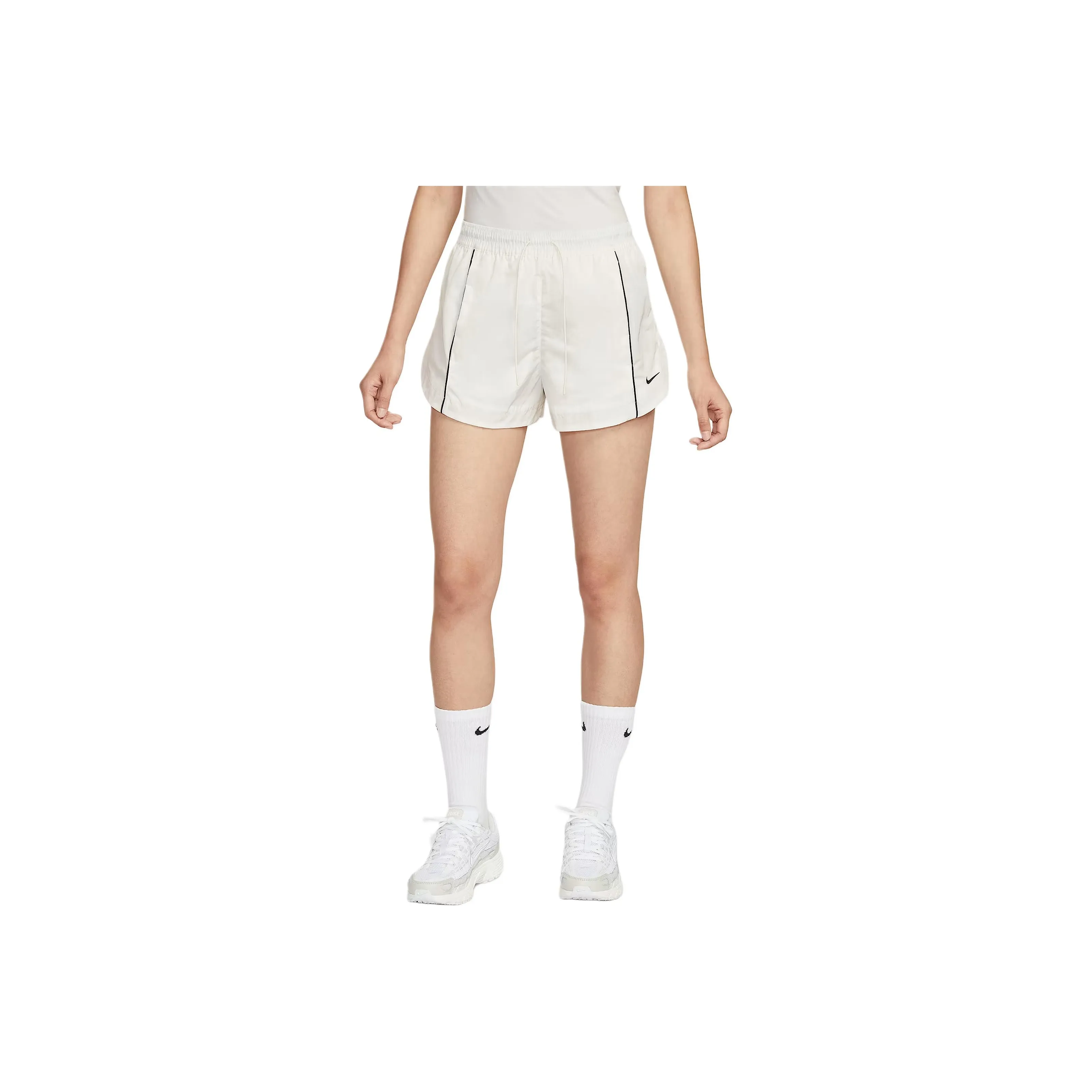 nike WINDRUNNER Повседневные шорты Женские