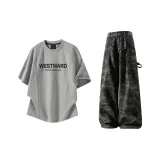 그레이 상의 + 카모플라주 바지
