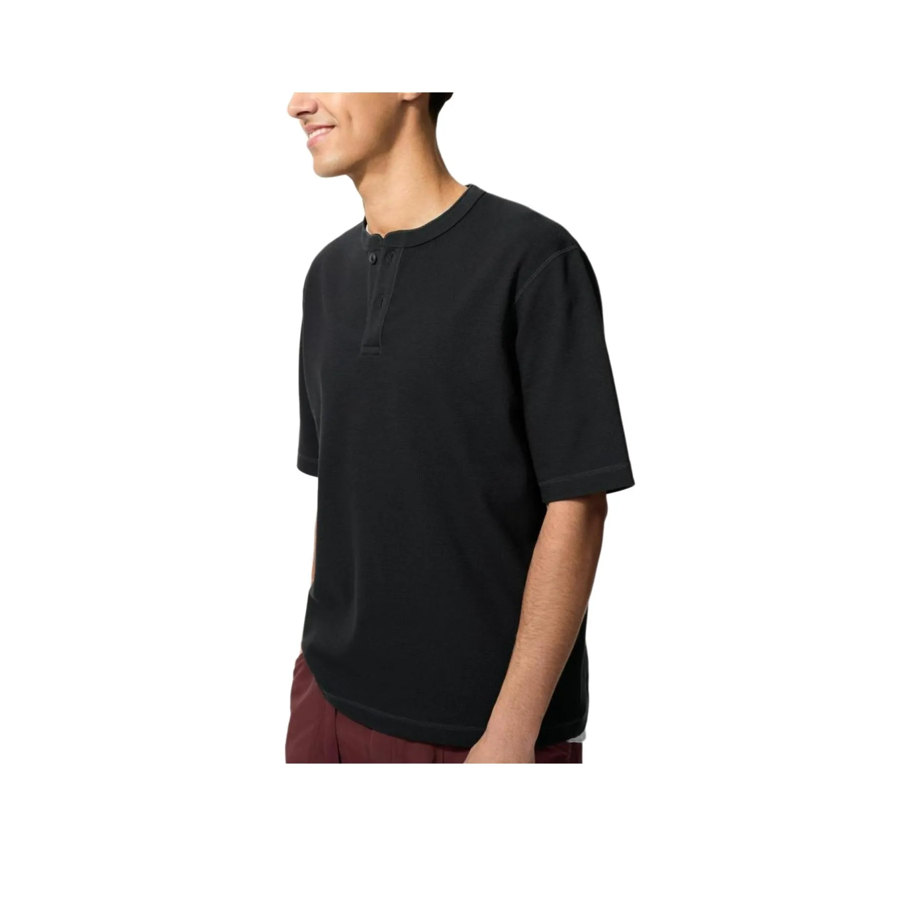 UNIQLO Черная унисекс футболка