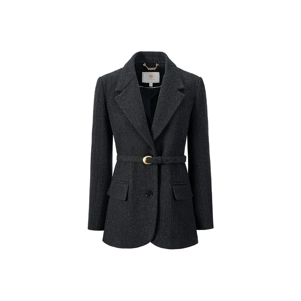 NAVIGARE Женские деловые костюмы