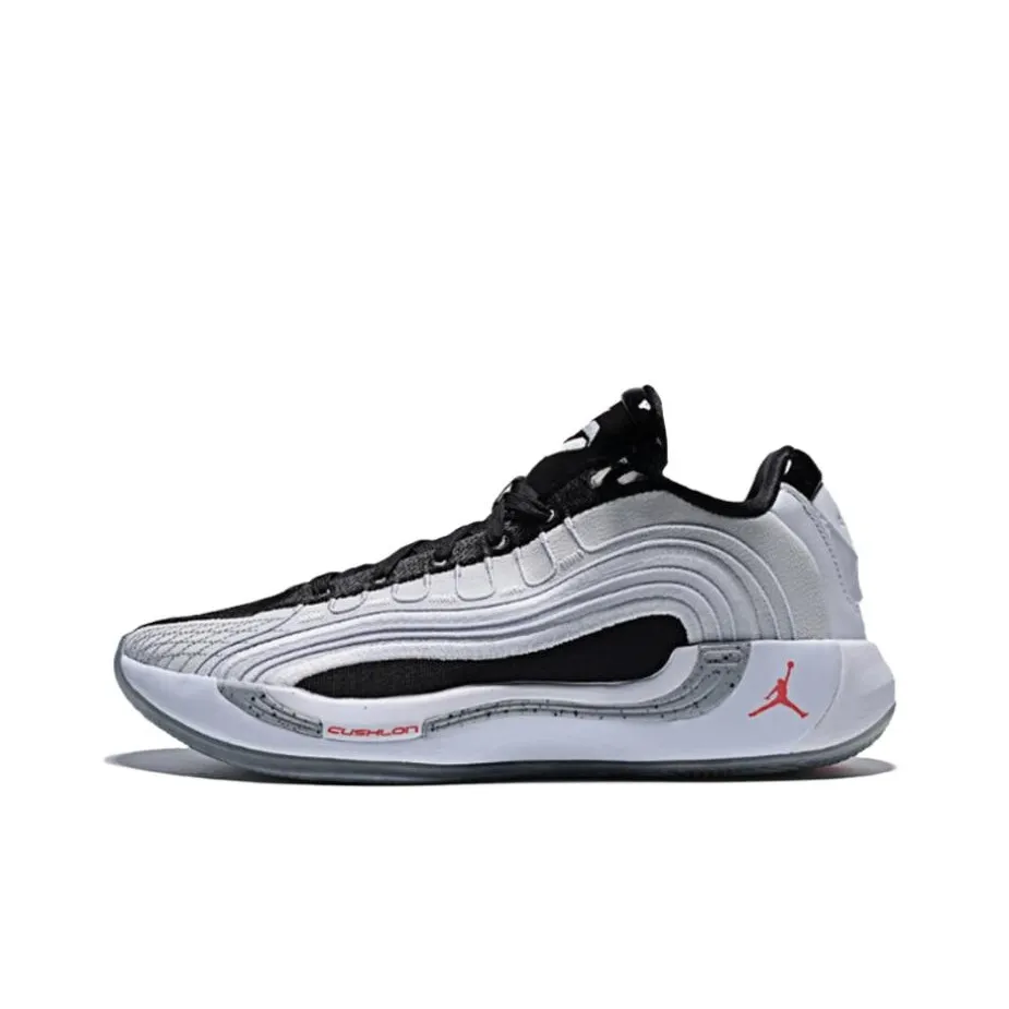 Джордан Luka 4 Устойчивые к истиранию Низкие Баскетбольные Кроссовки Мужские Черные Белые