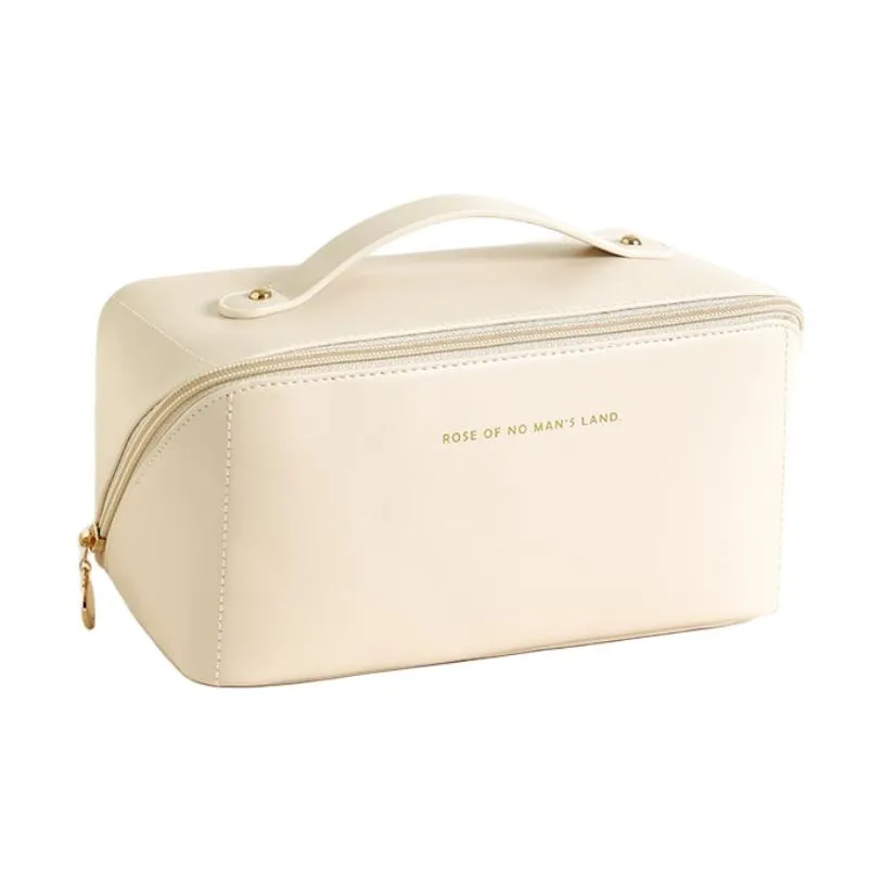 CLOLV KISS Макияж и Дорожные косметички Унисекс