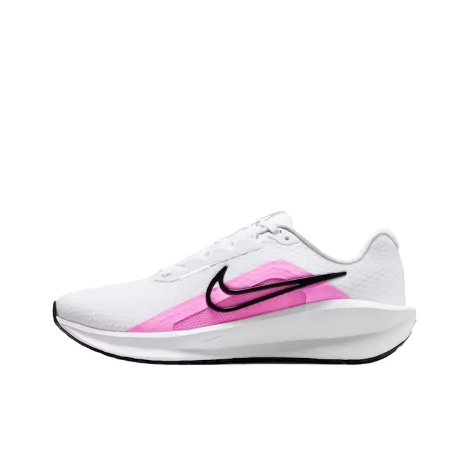 Nike DOWNSHIFTER 13 Беговые кроссовки Женские Белые