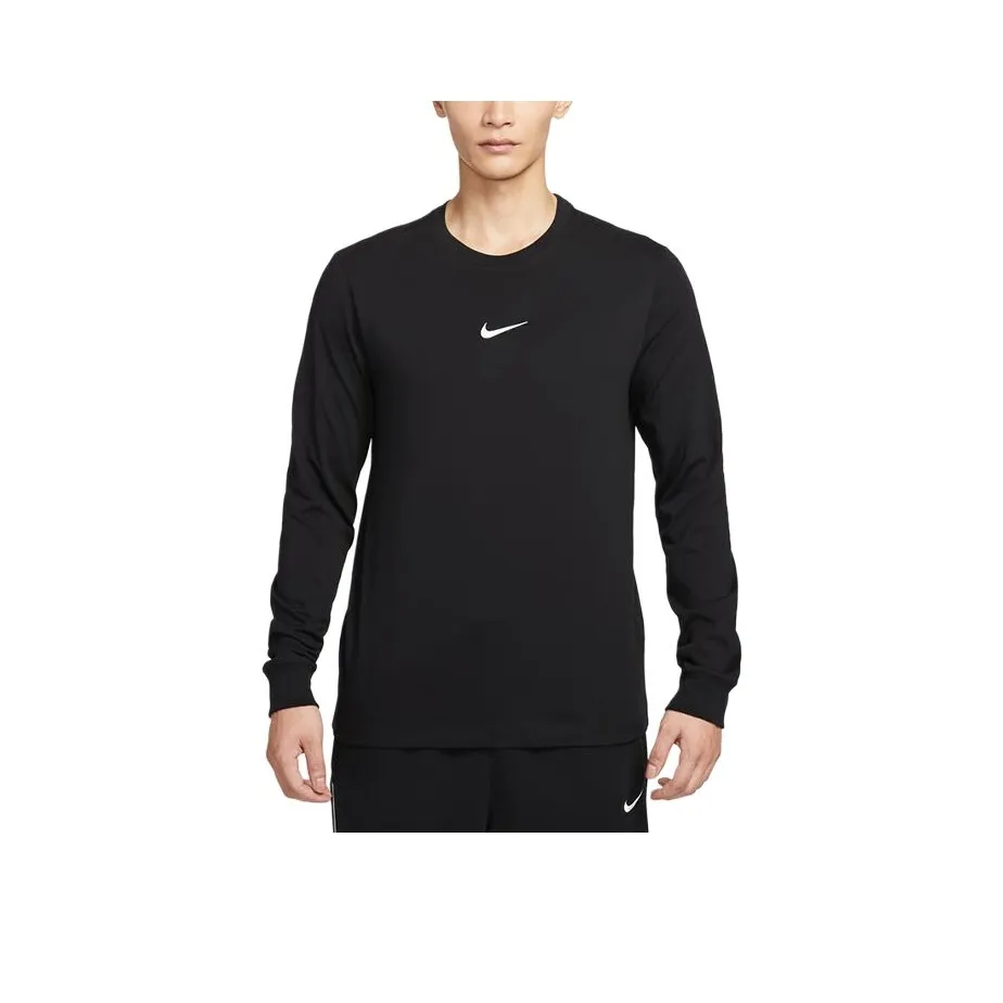 Черные мужские футболки Nike