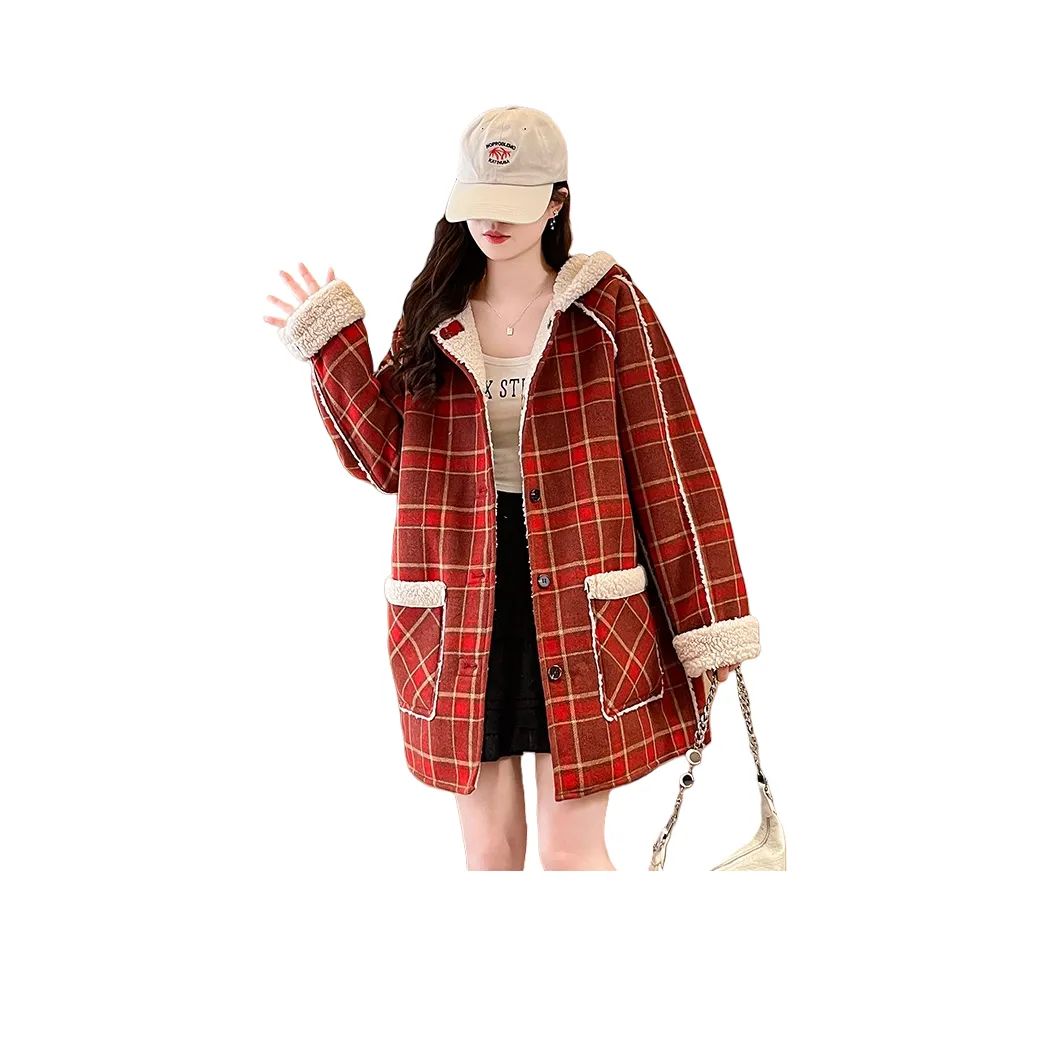 ZEKIKO STUDIO Женское пальто бордового цвета