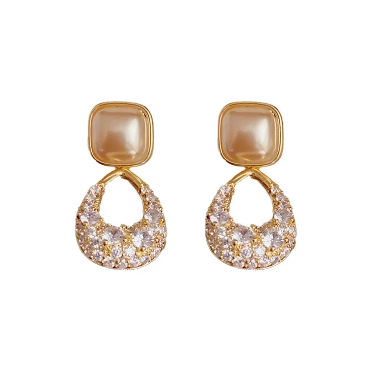 Серьги-гвоздики с жемчугом BONAS Женские