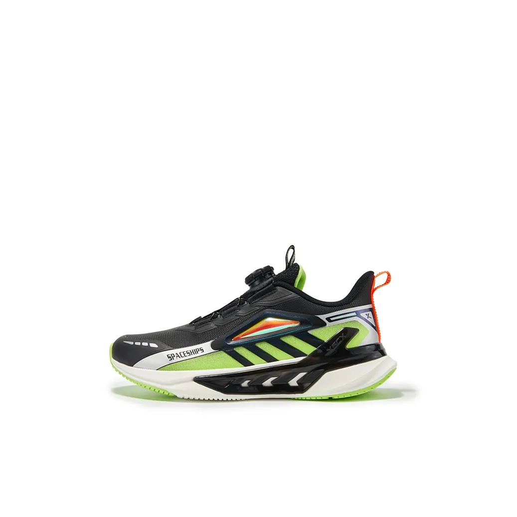 XTEP Starship Slip-resistant Anti KICK Abrasion-resistant Low Top Беговые кроссовки Черный Металлик Серебристый Детский