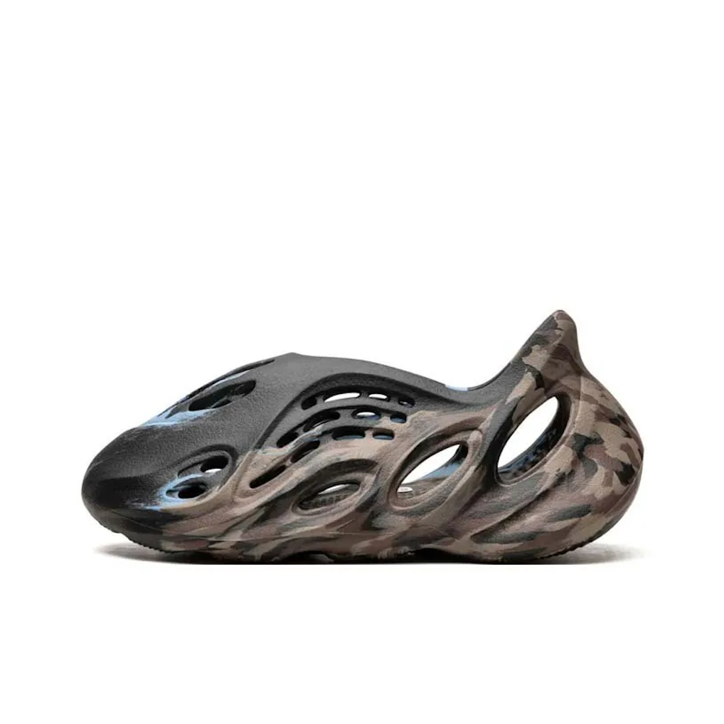 yeezy foam runner size 8 womens