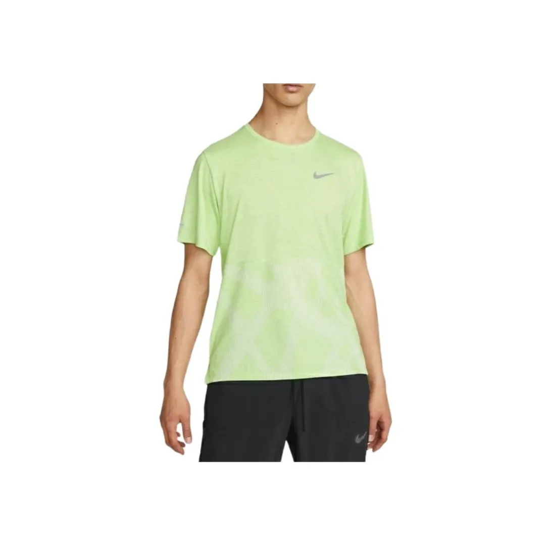 Nike Clothing T Shirts Men's Light Green