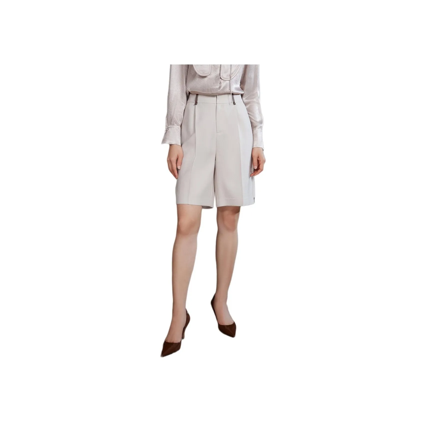 BBLLUUEE Casual Shorts Women's Vanilla Apricot