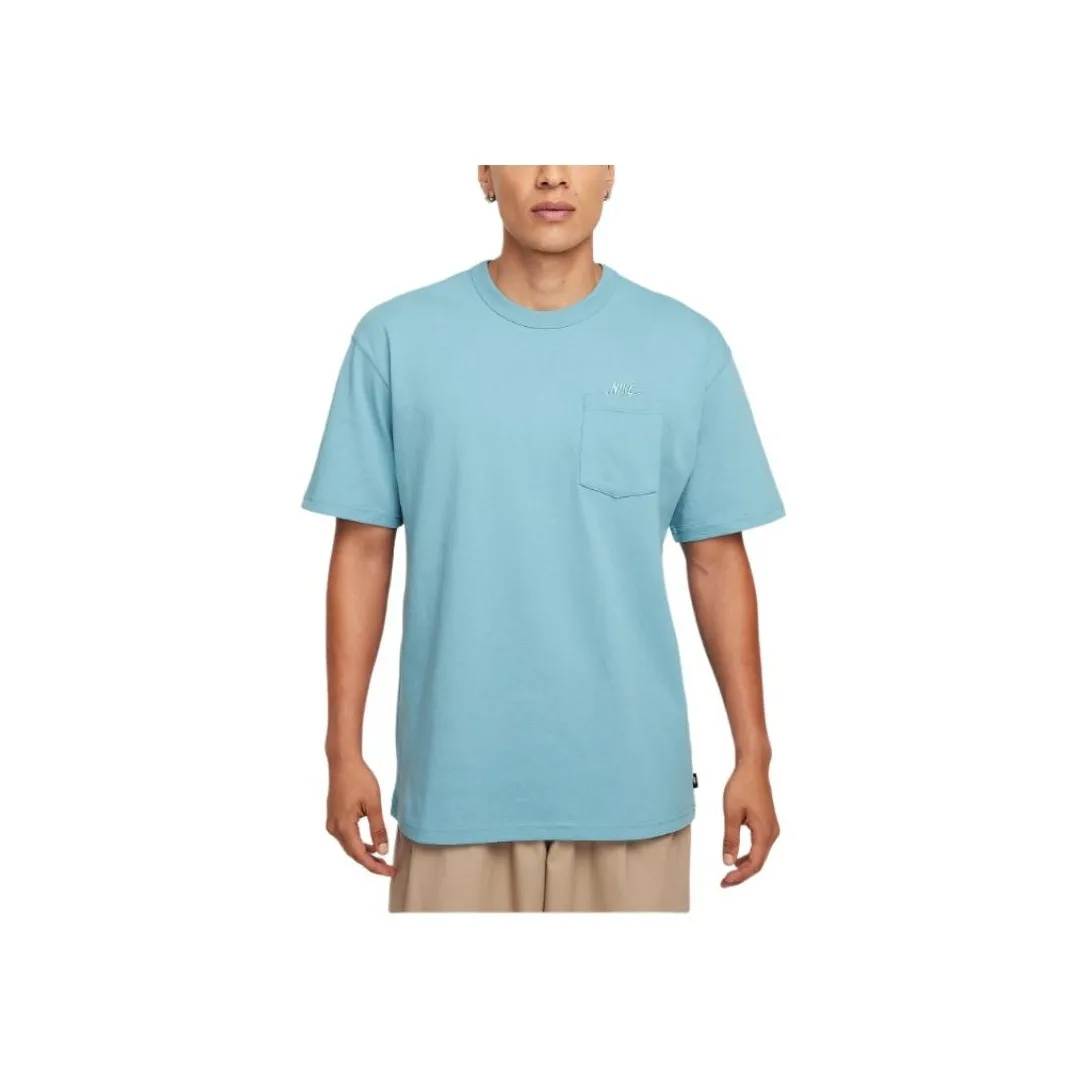 Nike Sportswear Premium Essentials Men's Pocket T-Shirt