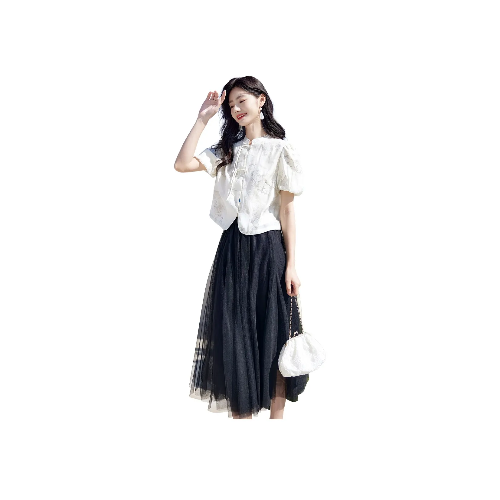 A Paradise For Awakening Skirt Set Women's Beige Top And Black Bottom