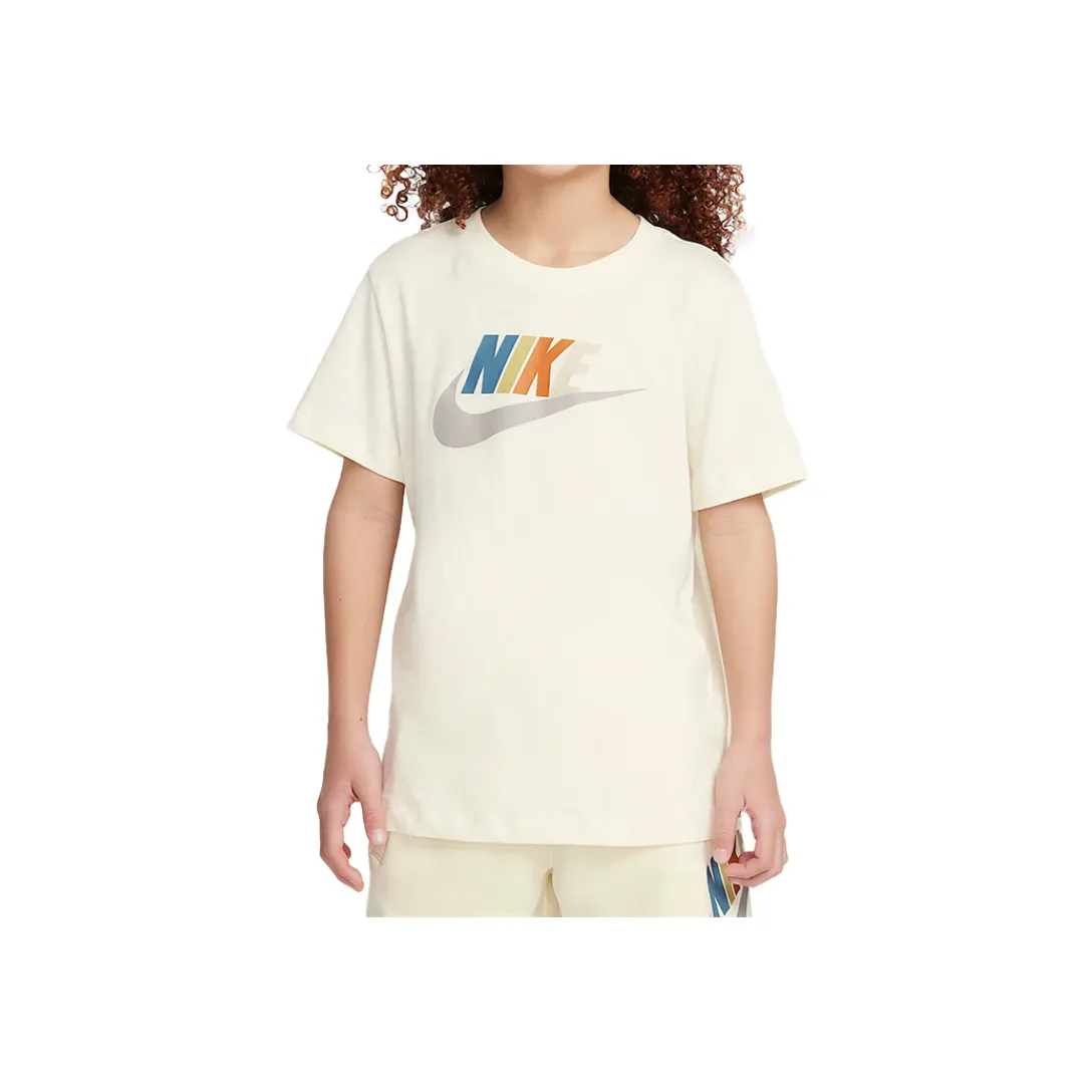 nike Sportswear T-Shirt Coconut Milk Unisex