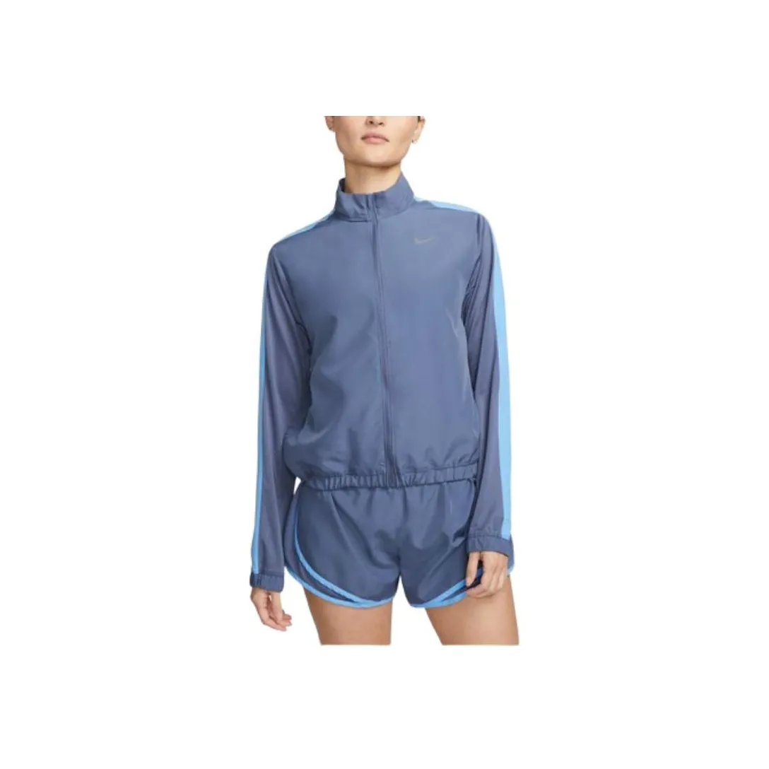 Nike Куртки и Пальто Женские Светло-Синий