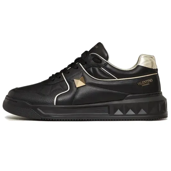 Valentino One Stud GARAVANI Low Top Stylish Skateboarding Shoes Men's Black