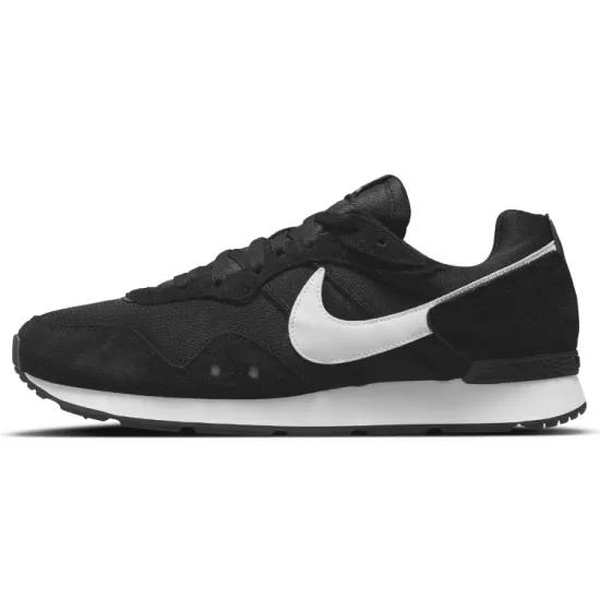 Nike Venture Runner Low-top Sneakers