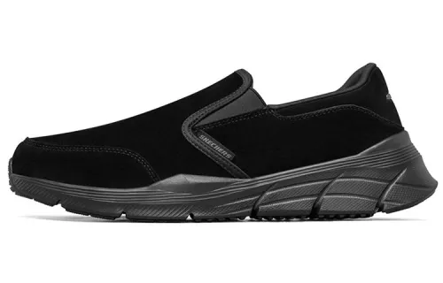 Skechers Equalizer 4.0 Low top Casual Shoes Men's Black