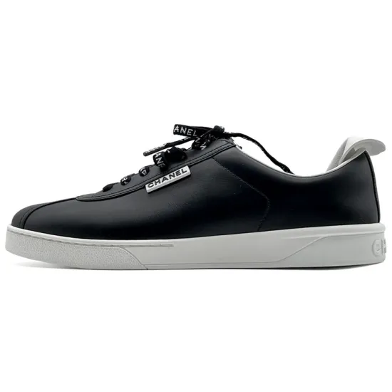CHANEL Stylish Skateboarding Shoes Women's Black