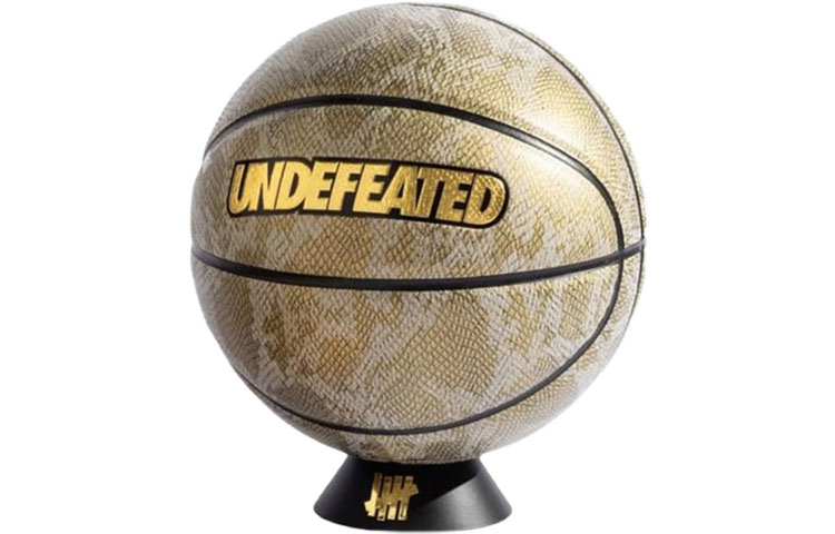 Баскетбольный мяч Nike x UNDEFEATED (золотой)