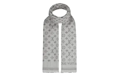 Lv M71619 Monogram Essential Stole