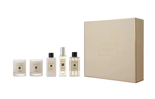 Gift box, perfume, body cream, shower gel, candle, set