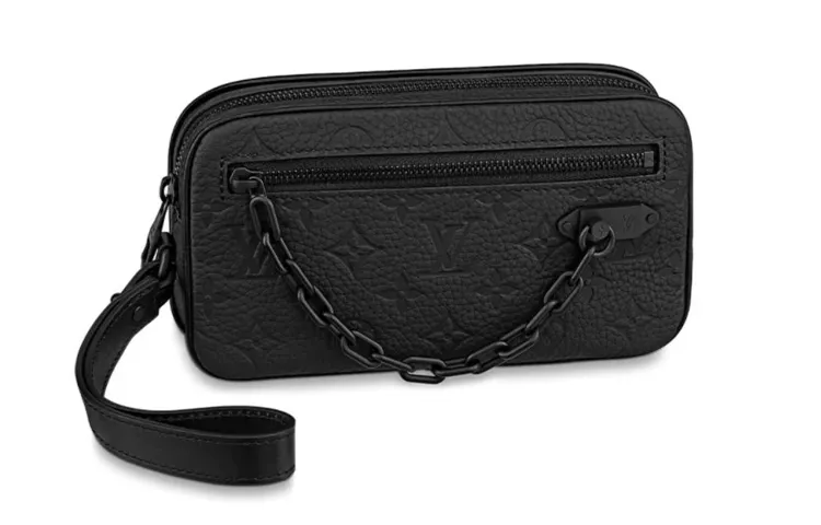 LOUIS VUITTON Pochette Volga Black