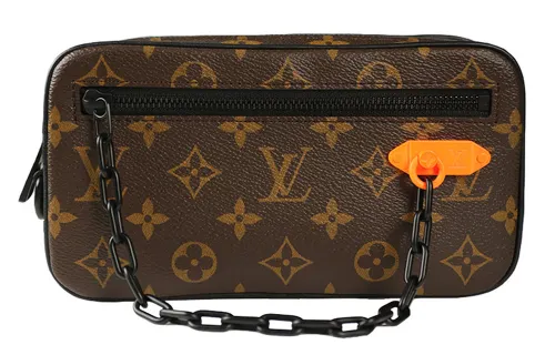 LOUIS VUITTON Clutches